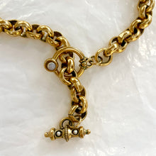 Load the image in the gallery, Vintage splendor forcat mesh worked TO clasp