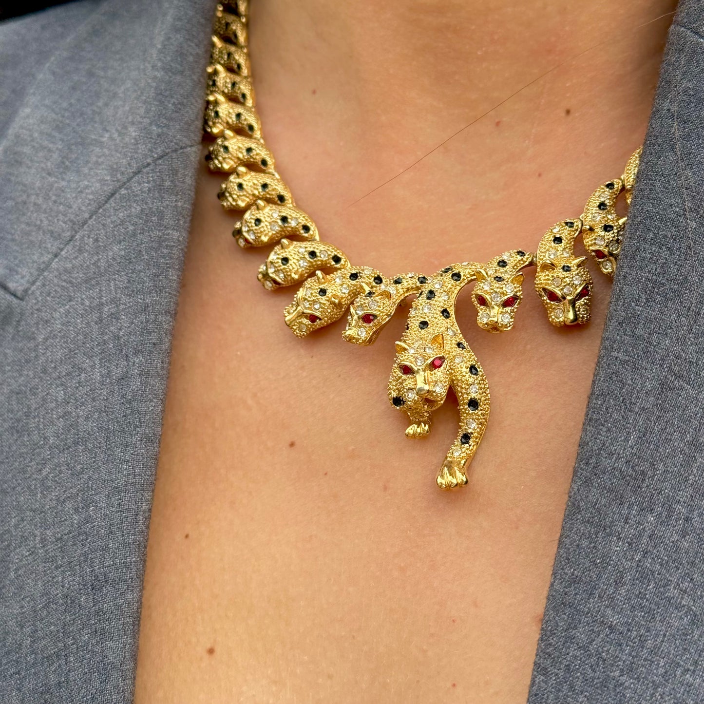 Amazing 1000 tigers necklace