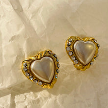 Load image into Gallery viewer, Pretty gold pearl and rhinestone heart earrings
