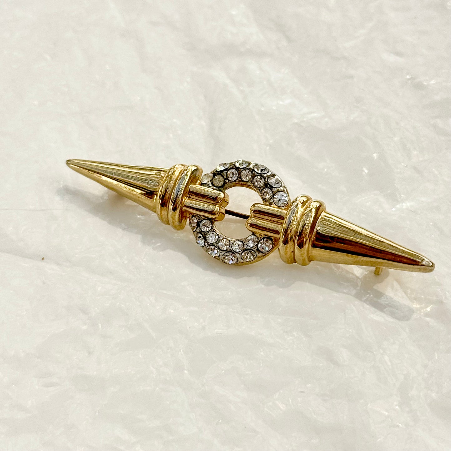 Baguette brooch diamond circle