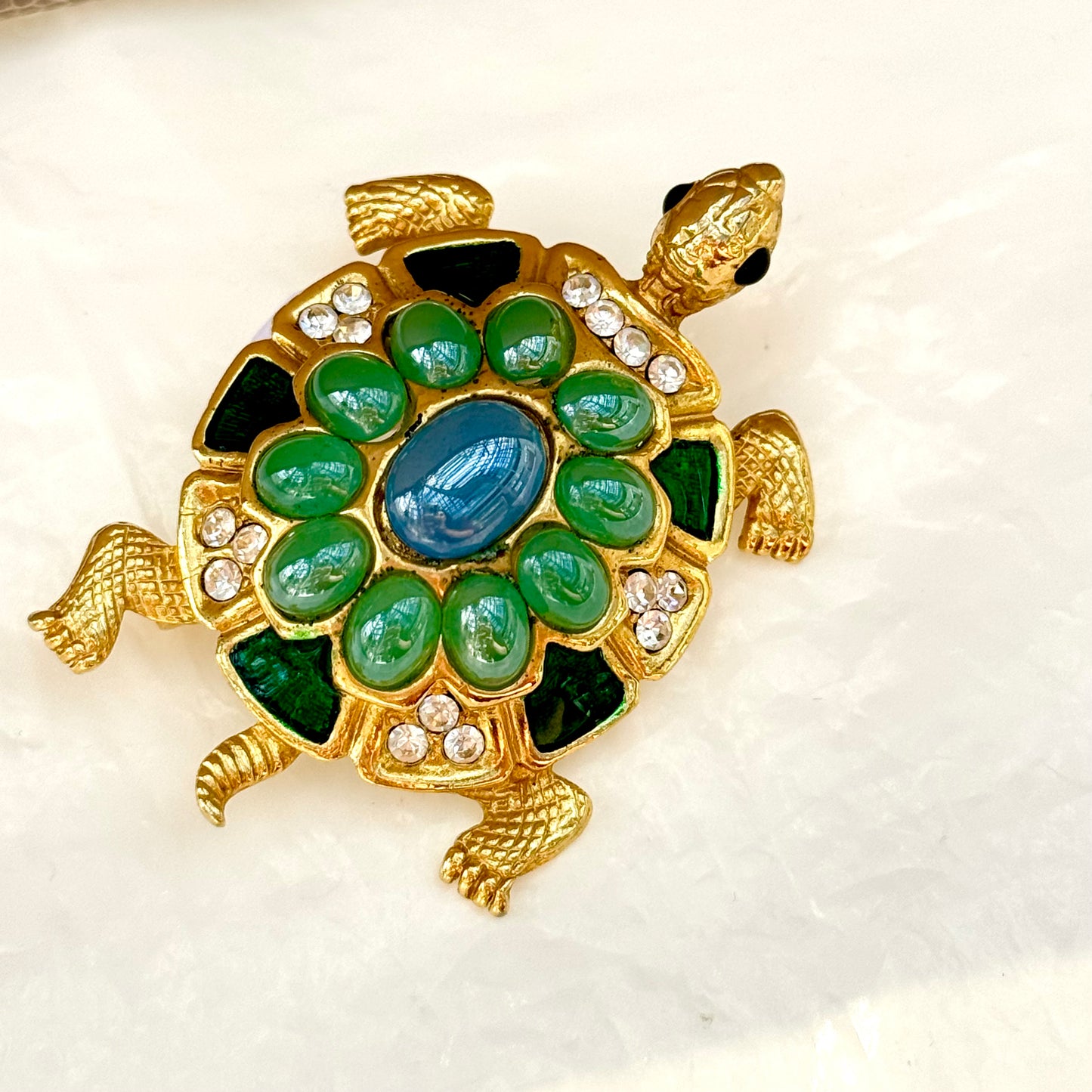 Adorable green tortle brooch