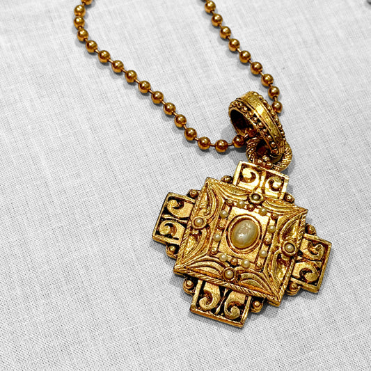 Amazing cross necklace