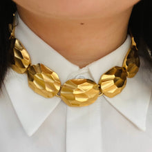 Load the image in the gallery, Sublime Yves Saint Laurent matte gold necklace with iconic heart clasp