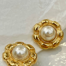 Load image in gallery, Gold rimmed pearl earrings