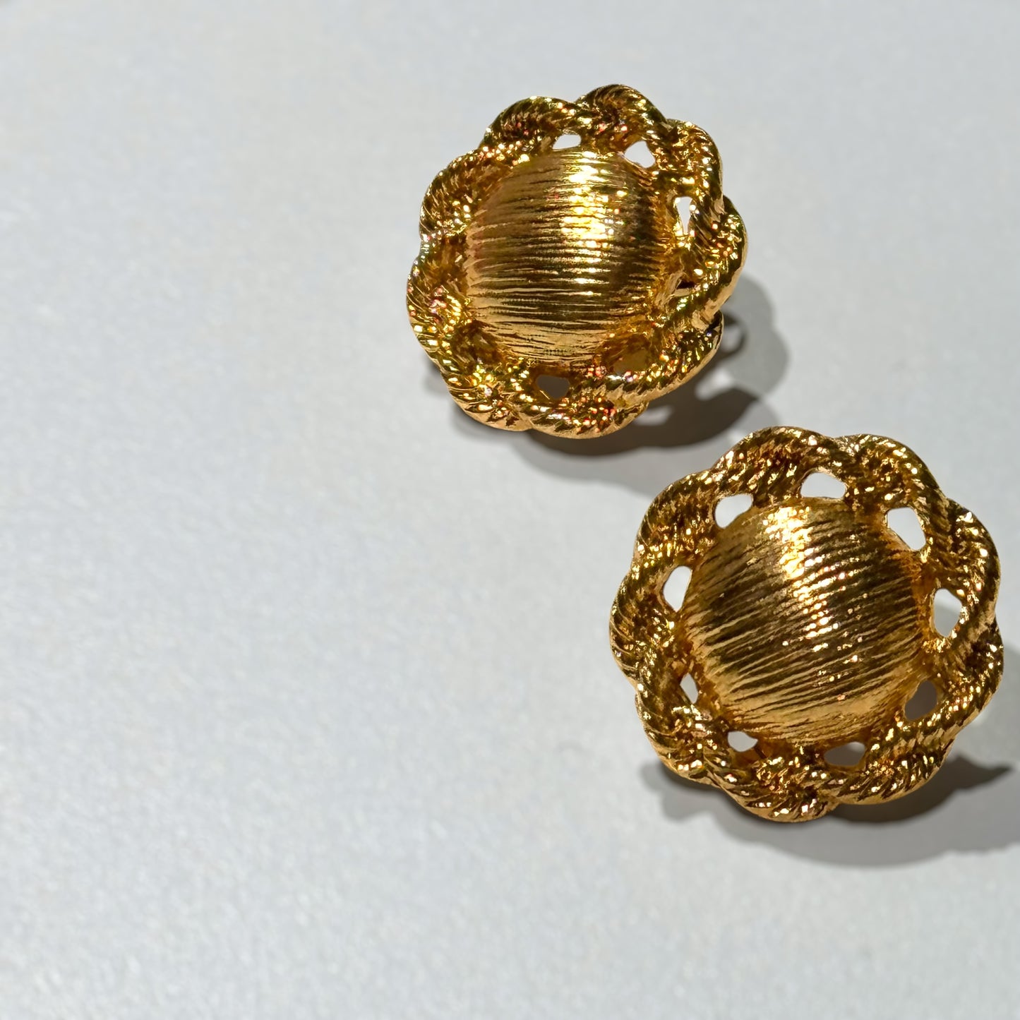 Round Monet earrings 80s