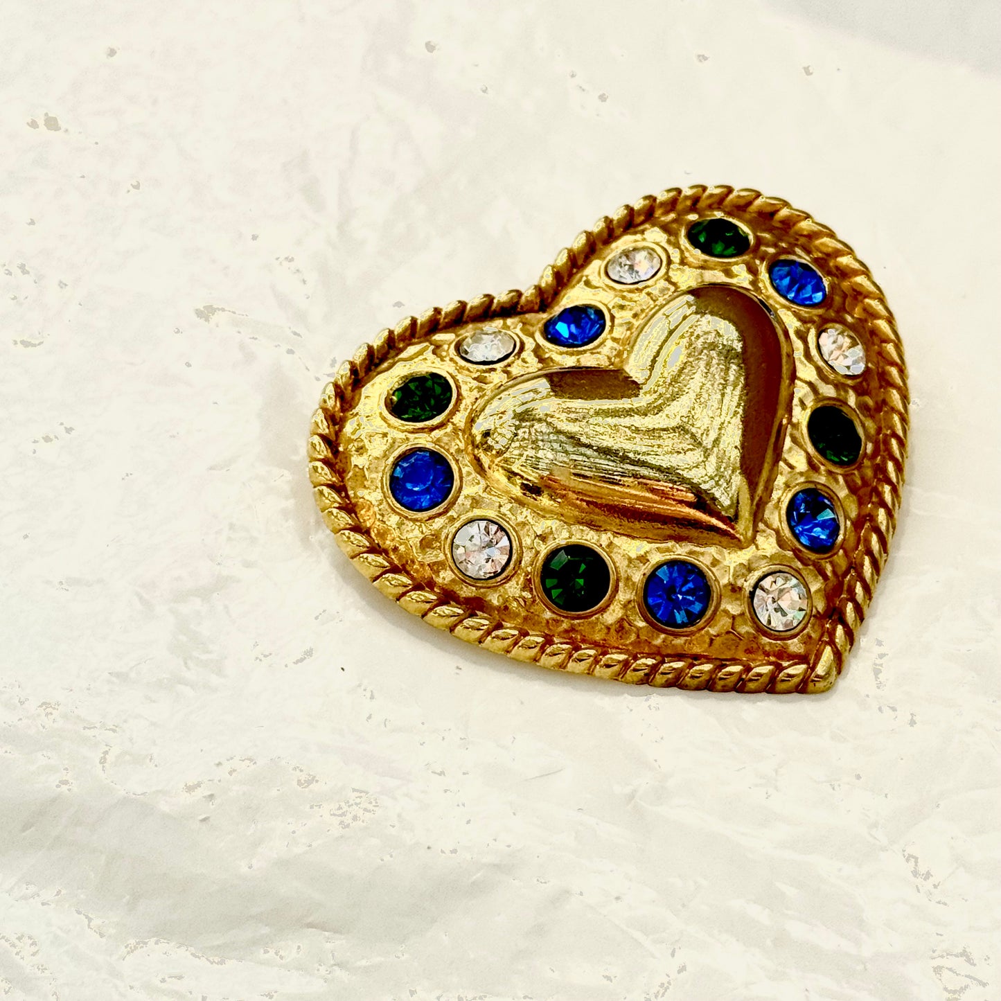 Lovely heart brooch blue and green diamonds