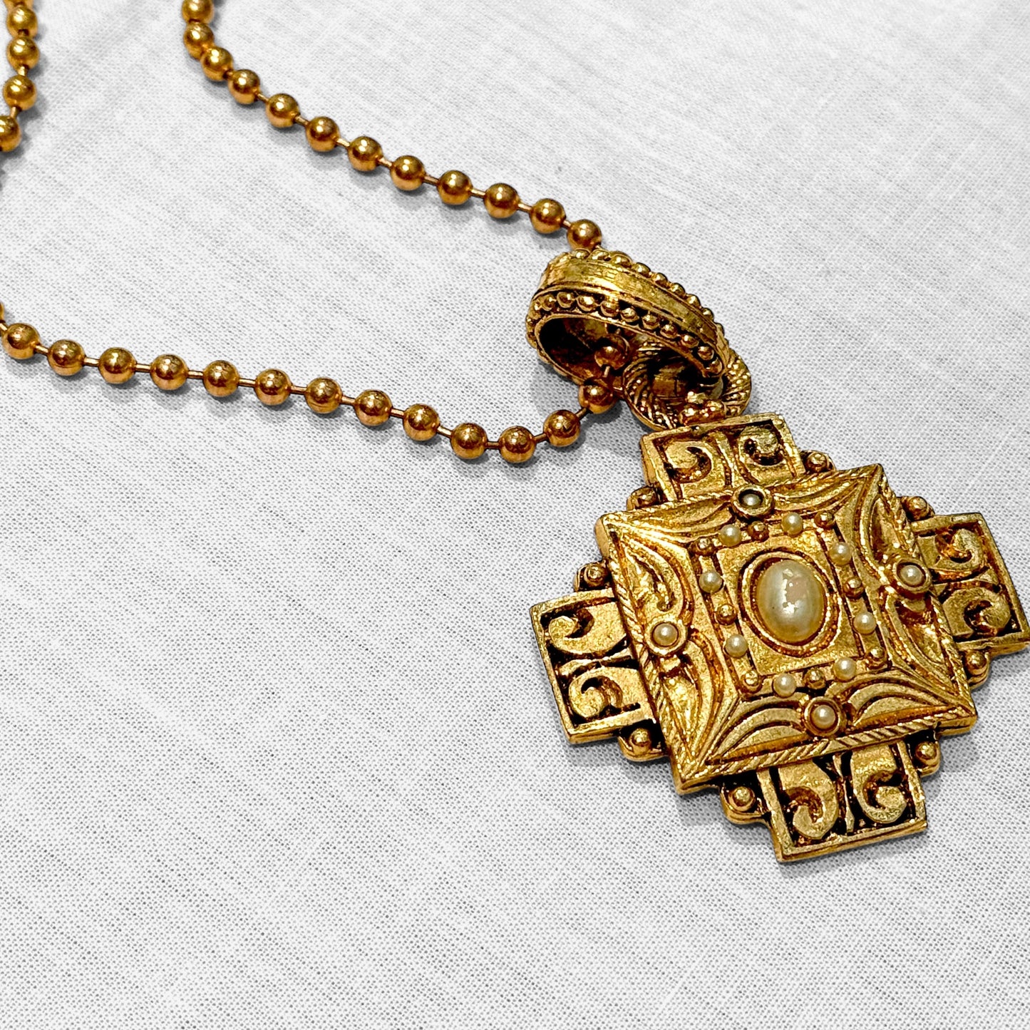 Amazing cross necklace