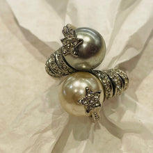 Load image into Gallery viewer, Ring you and me white and gray starry pearls