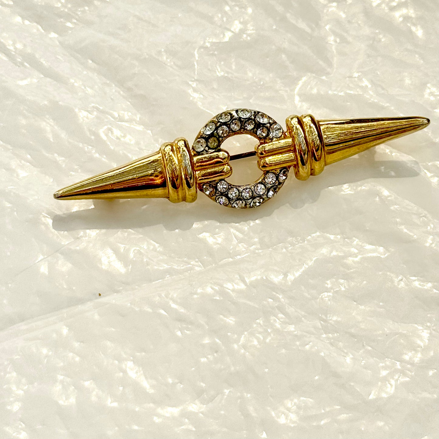 Baguette brooch diamond circle