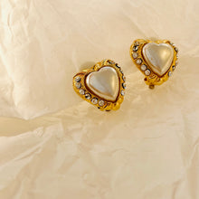 Load image into Gallery viewer, Pretty gold pearl and rhinestone heart earrings
