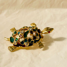 Load image into Gallery viewer, Sublime turtle brooch