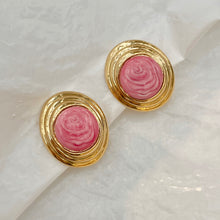 Load image into Gallery viewer, Marbled pink cabochon earrings
