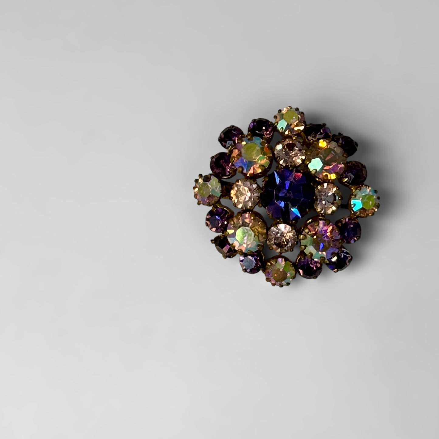 Full diam brooch violet et holo