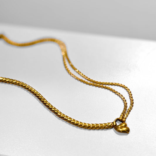 Amazing assymetric snake necklace