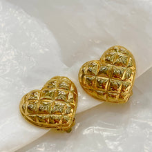 Load image into Gallery viewer, Golden heart earrings