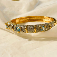Load image into Gallery viewer, Very pretty turquoise heart bangle bracelet