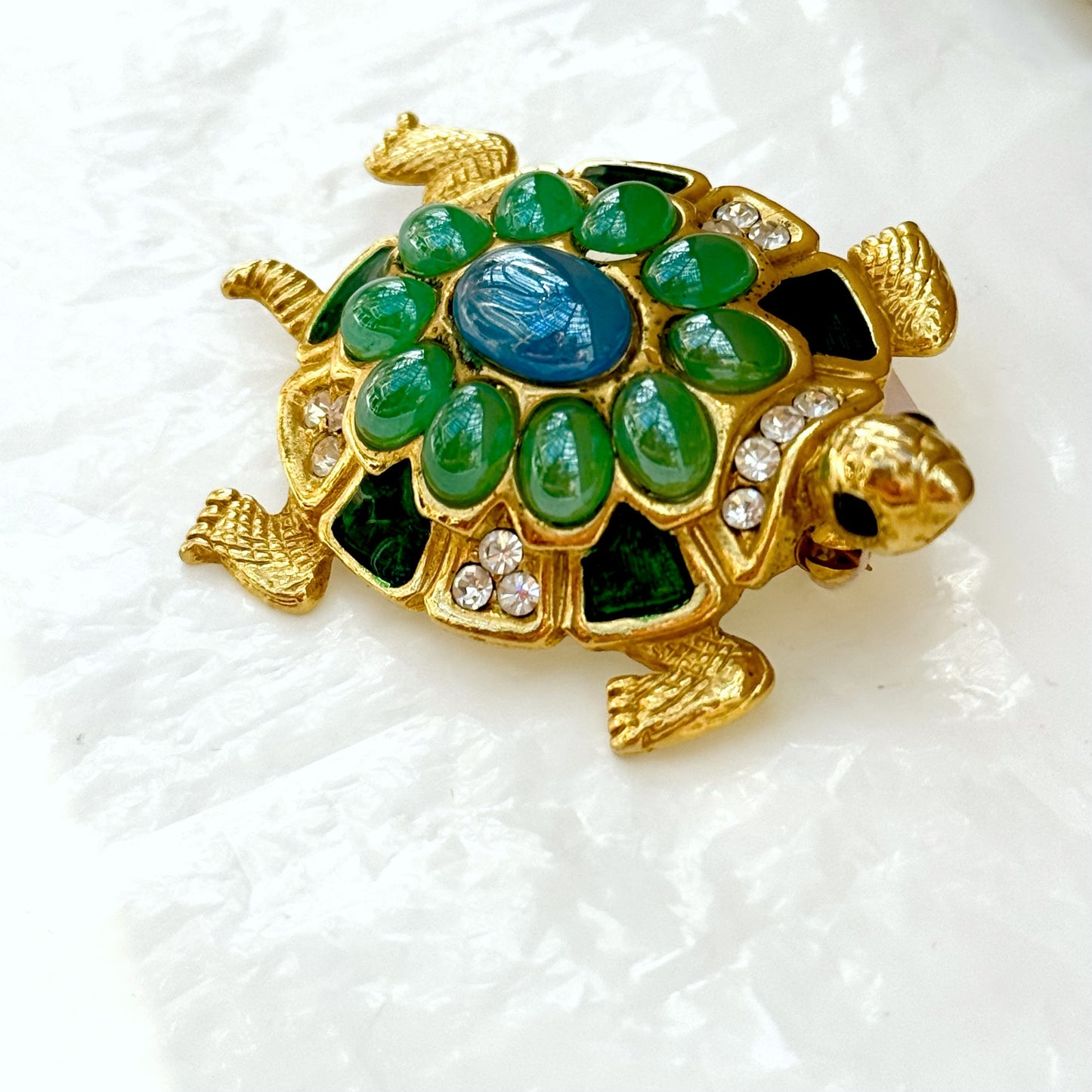 Adorable green tortle brooch