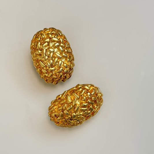 Golden ovale earrings hammered finish