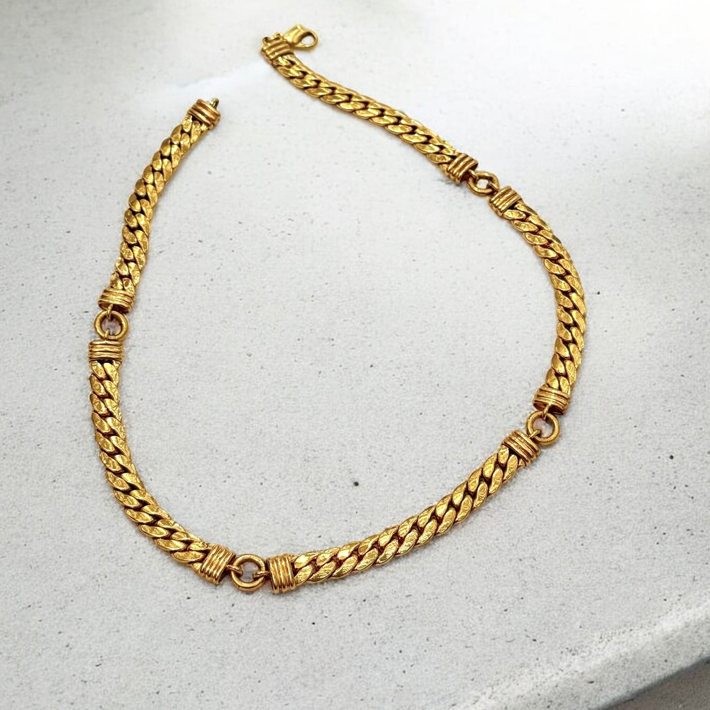 Stunning snake chain necklace