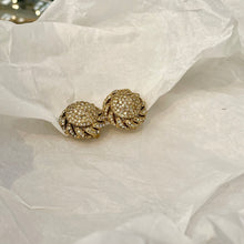 Load image into Gallery viewer, Très belles boucles anciennes rondes cerclage tressé full strass
