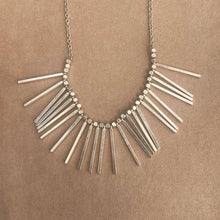 Load image into Gallery viewer, Agatha 80s silver baguettes necklace