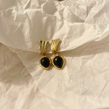 Charger l&#39;image dans la galerie, Sublimes boucles pendantes gouttes noires petit strass
