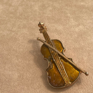 violin brooch