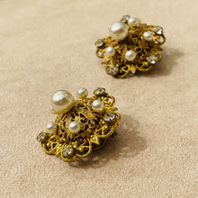 Charger l&#39;image dans la galerie, Sublimes boucles finement ciselées perles et diamants
