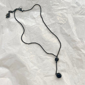 Thin full black necklace