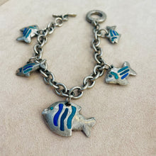 Charger l&#39;image dans la galerie, Bracelet pampilles poissons beaucoup trop adorable
