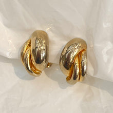Load image into Gallery viewer, Perfectly weathered 3-ring earrings 🤩