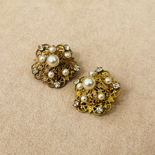 Charger l&#39;image dans la galerie, Sublimes boucles finement ciselées perles et diamants
