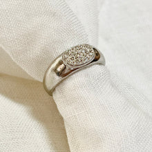 Load image into Gallery viewer, Silver ring with an oval of rhinestones