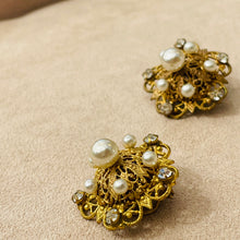 Load image into Gallery viewer, Sublime earrings finely chiseled pearls and diamonds