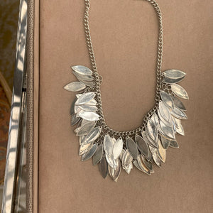 Agatha 80s silver leaves necklace