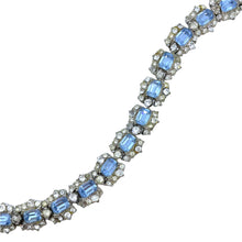 Charger l&#39;image dans la galerie, Bracelet fantaisie cristaux du rhin métal argenté fermoir à clapet sécurité ancienne 1950 vintage de chez GIGI PARIS
