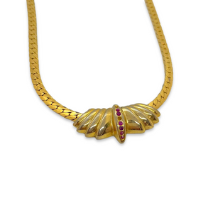 Golden snake mesh winged pattern necklace with red camaieu stones
