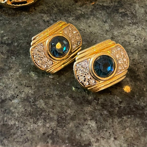 Boucheron style small sapphire pavé earrings with geometric patterns