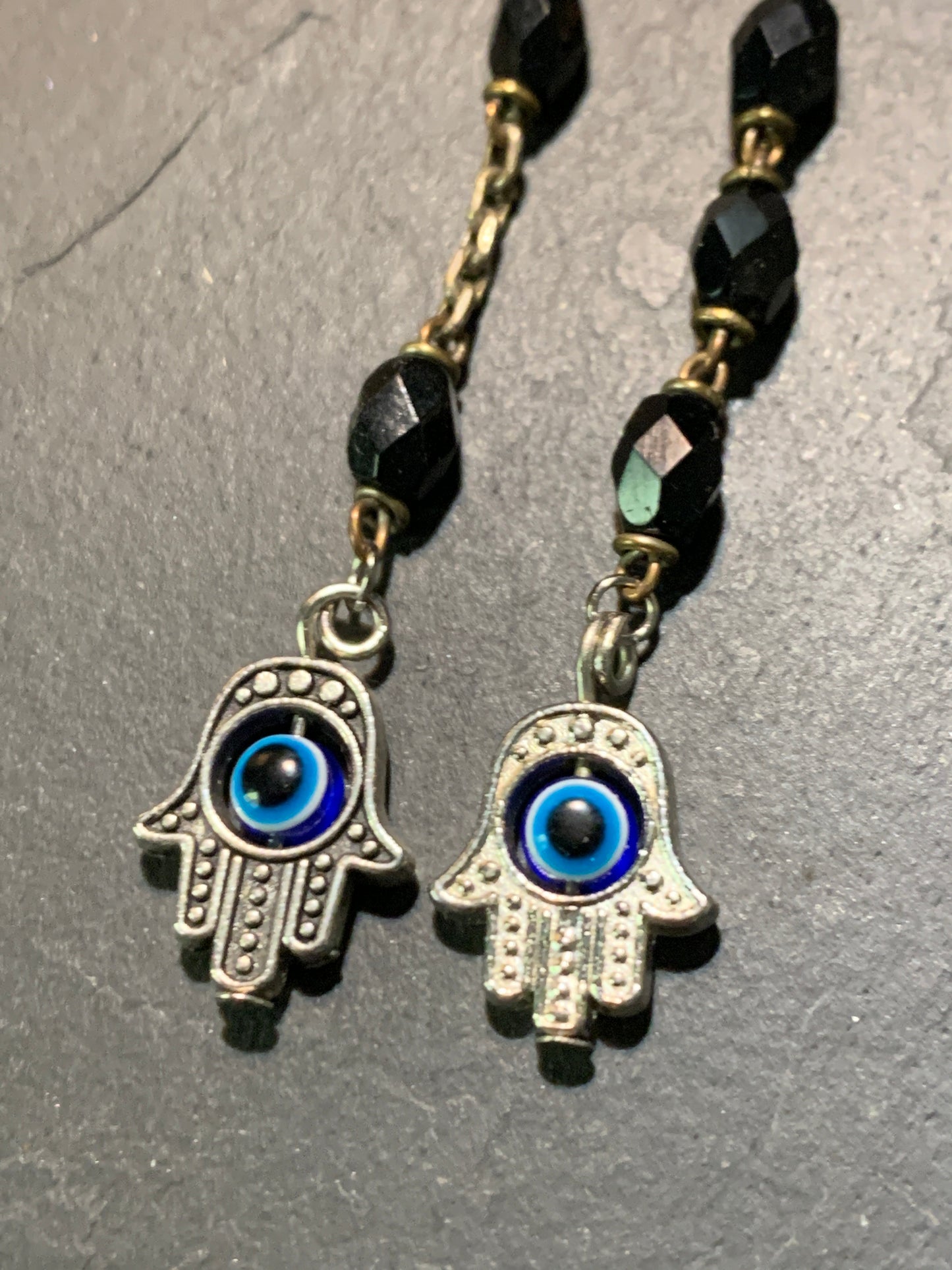 Pendants en chapelet ancien et Khamsa